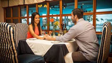 2 restaurants, breakfast, lunch served; local and international cuisine