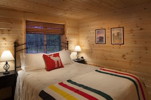 Cabin, 2 Bedrooms, Kitchen, Mountain View | 2 bedrooms, premium bedding, individually decorated