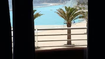 Apartamento família, 2 quartos, vista para a piscina | Vista do quarto