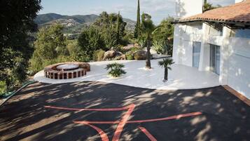 Enceinte de lâhĂ©bergement