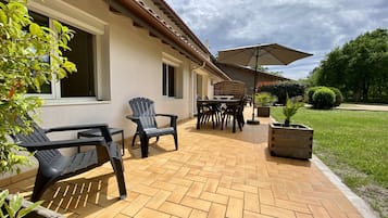 Familienapartment, 2 Schlafzimmer, Terrasse, zum Garten hin | Blick auf den Park