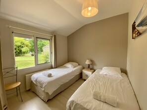 Appartement Familial, 2 chambres, terrasse, cÎté jardin