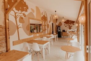 Daily buffet breakfast (EUR 12 per person) - La Ferme d'en Chon (Biscarrosse)