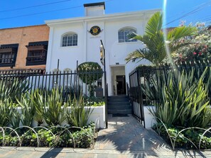 Front of property - Casa Hotel Boyaca Real (Bogotá)