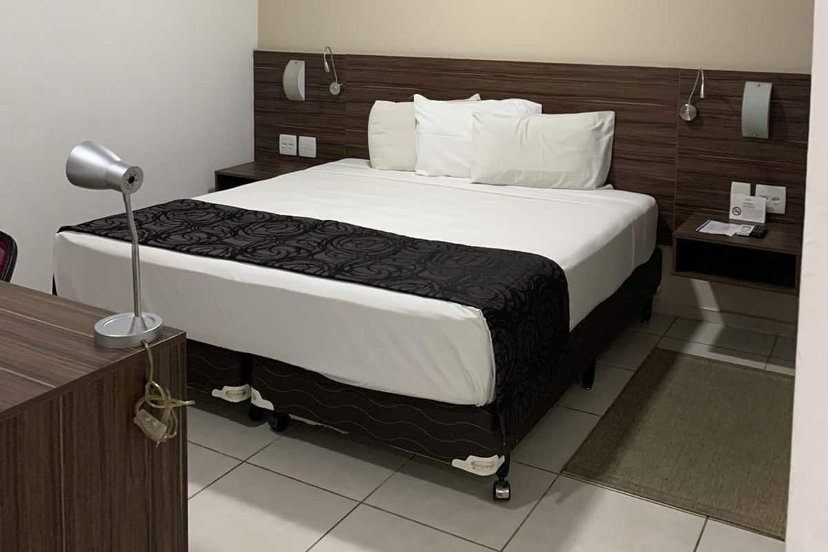 Habitación doble superior, 1 cama Queen size | Minibar, caja de seguridad en la habitación y escritorio