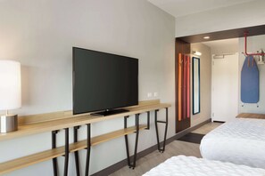 Cortinas opacas, tabla de planchar con plancha, wifi gratis