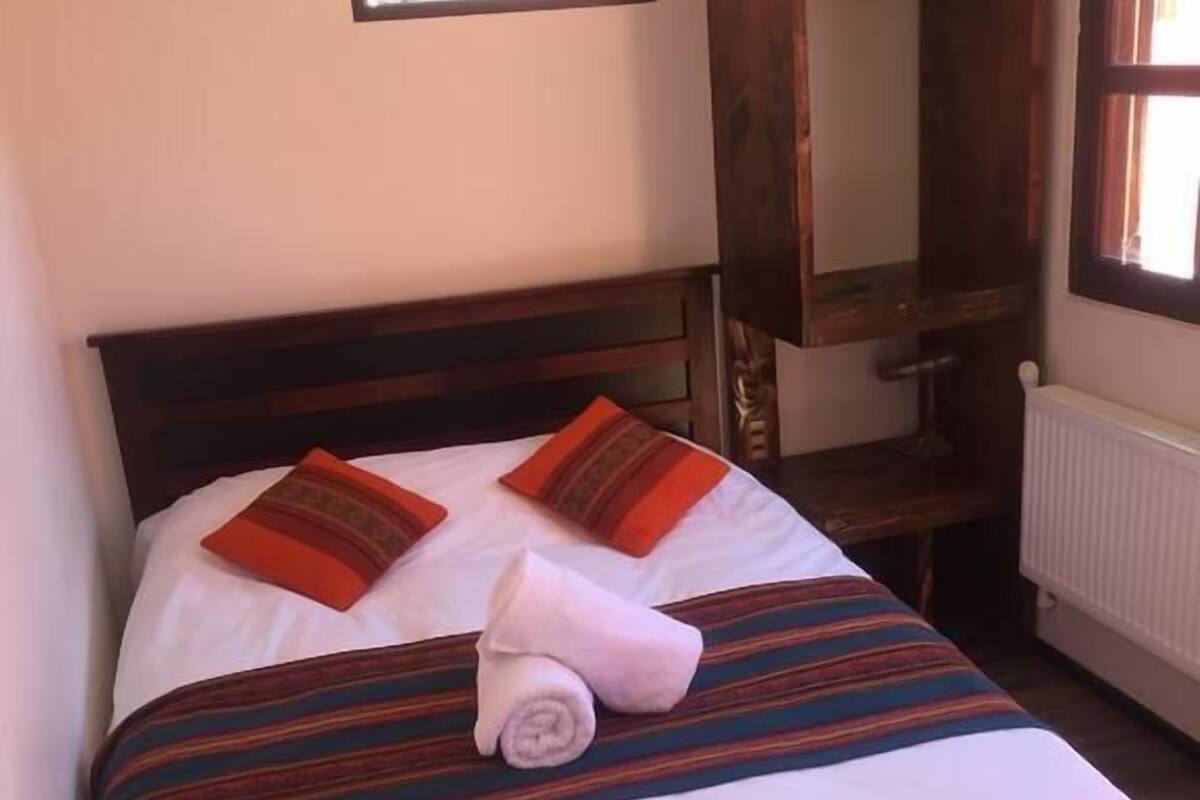 Camera singola, 1 letto matrimoniale, non fumatori | Lenzuola, accesso in sedia a rotelle