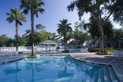 Oak Plantation Resort