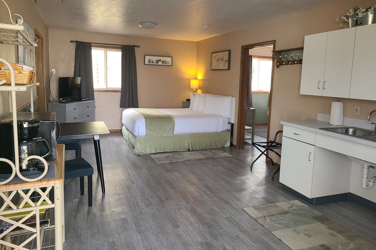 Classic Suite, Multiple Beds, Accessible, Kitchenette