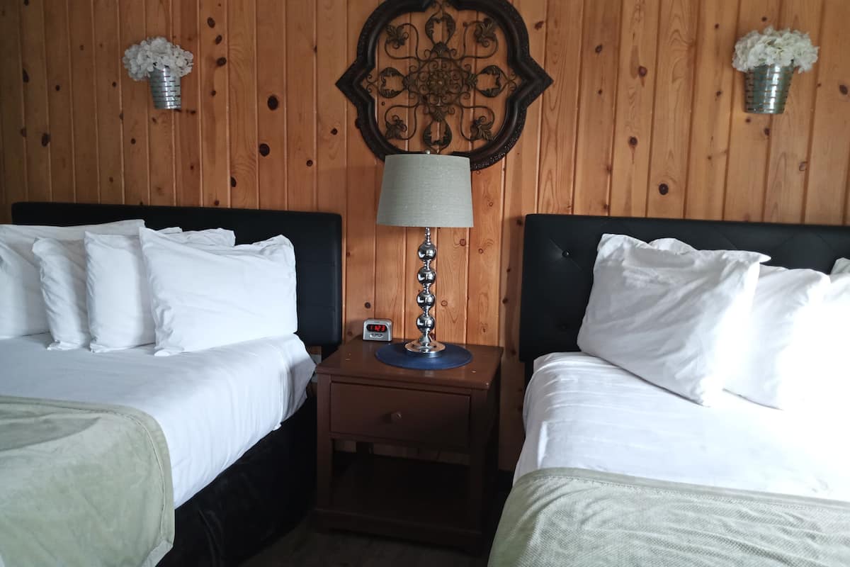 Classic Suite, 2 Double Beds, Non Smoking, Kitchenette