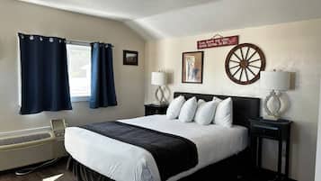 Cabin, 1 Queen Bed, Non Smoking, Kitchenette | 1 bedroom, individually decorated, individually furnished