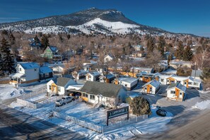Mountain view - Lamplighter Cabins & Suites (Helena)