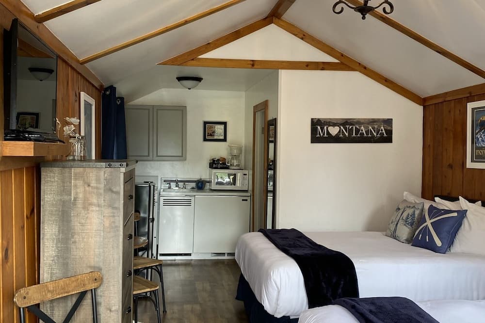 Lamplighter Cabins & Suites
