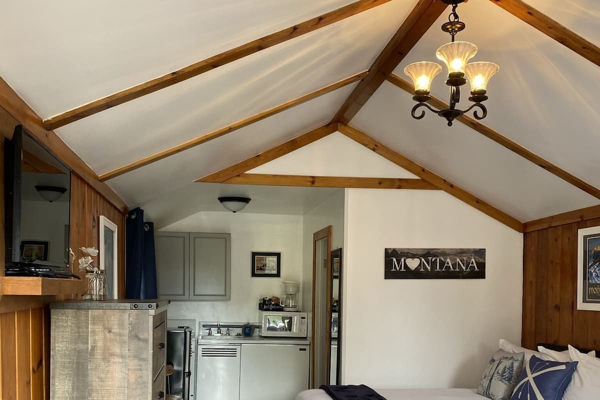 Cabin, 2 Queen Beds, Non Smoking, Kitchenette