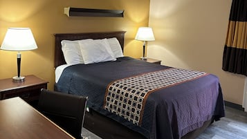 Habitación, 1 cama de matrimonio | Escritorio y wifi gratis