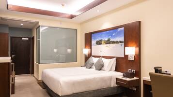 Premium bedding, in-room safe, desk, iron/ironing board