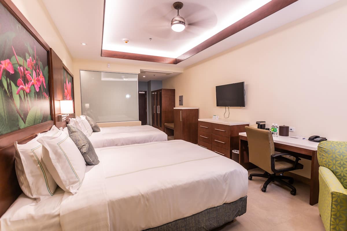 Habitación ejecutiva, 2 camas Queen size, para no fumadores | 1 habitación y ropa de cama de alta calidad
