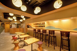 Lobby - GOZAN HOTEL & SERVICED APARTMENT Higashiyama Sanjo (Kyoto)