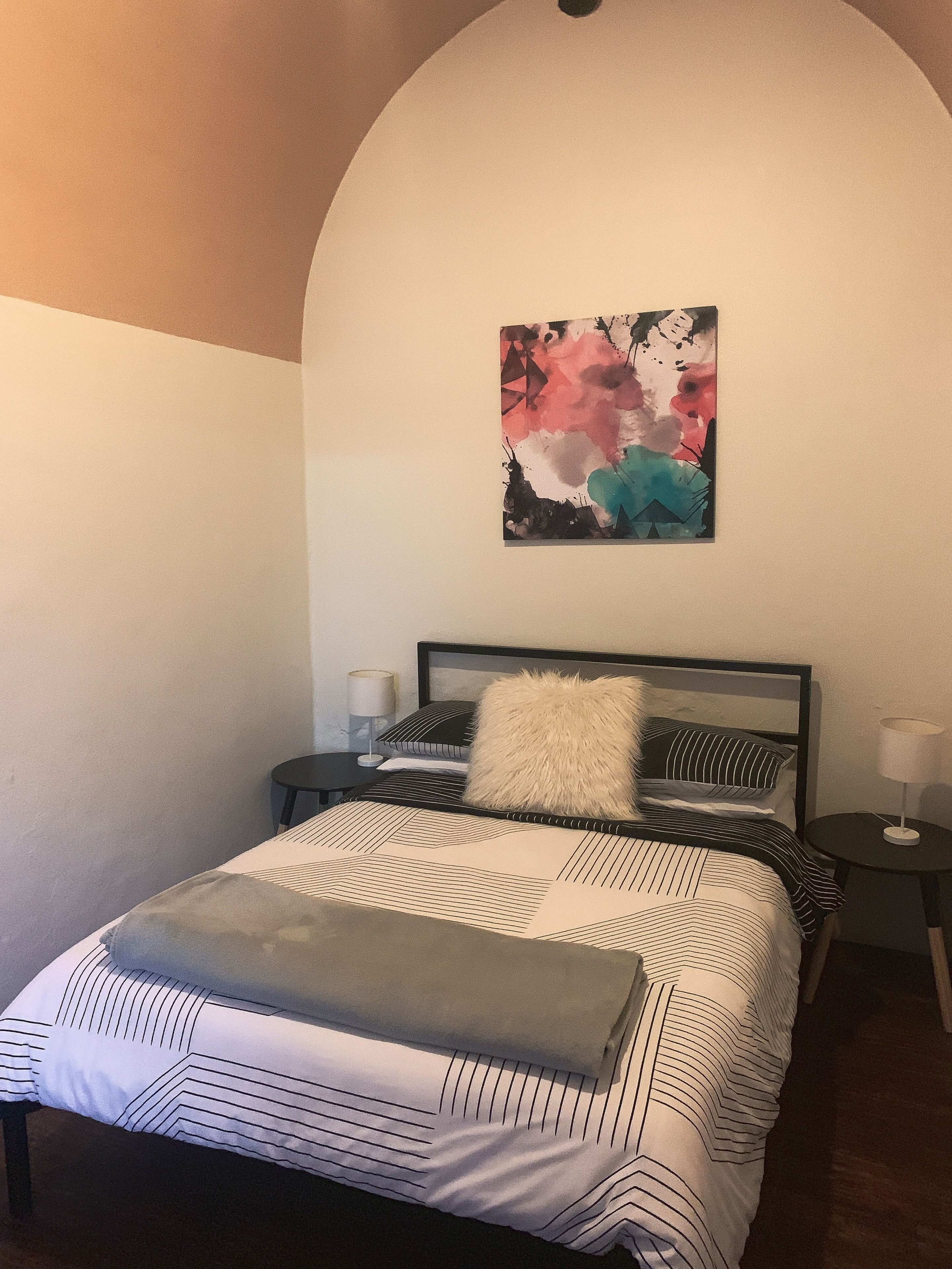 soundproofing, free wifi, bed sheets