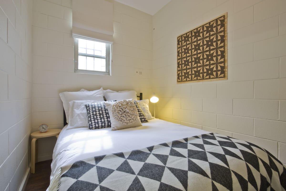 Familien-Suite, 2 Schlafzimmer | Schallisolierte Zimmer, kostenloses WLAN, Bettwäsche
