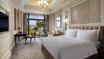 Deluxe Garden View King Size Room | 1 bedroom, premium bedding, down comforters, minibar