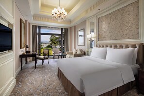 Deluxe Garden View King Size Room | Premium bedding, down comforters, minibar, in-room safe - The Carp Islet Resort (Fuzhou)