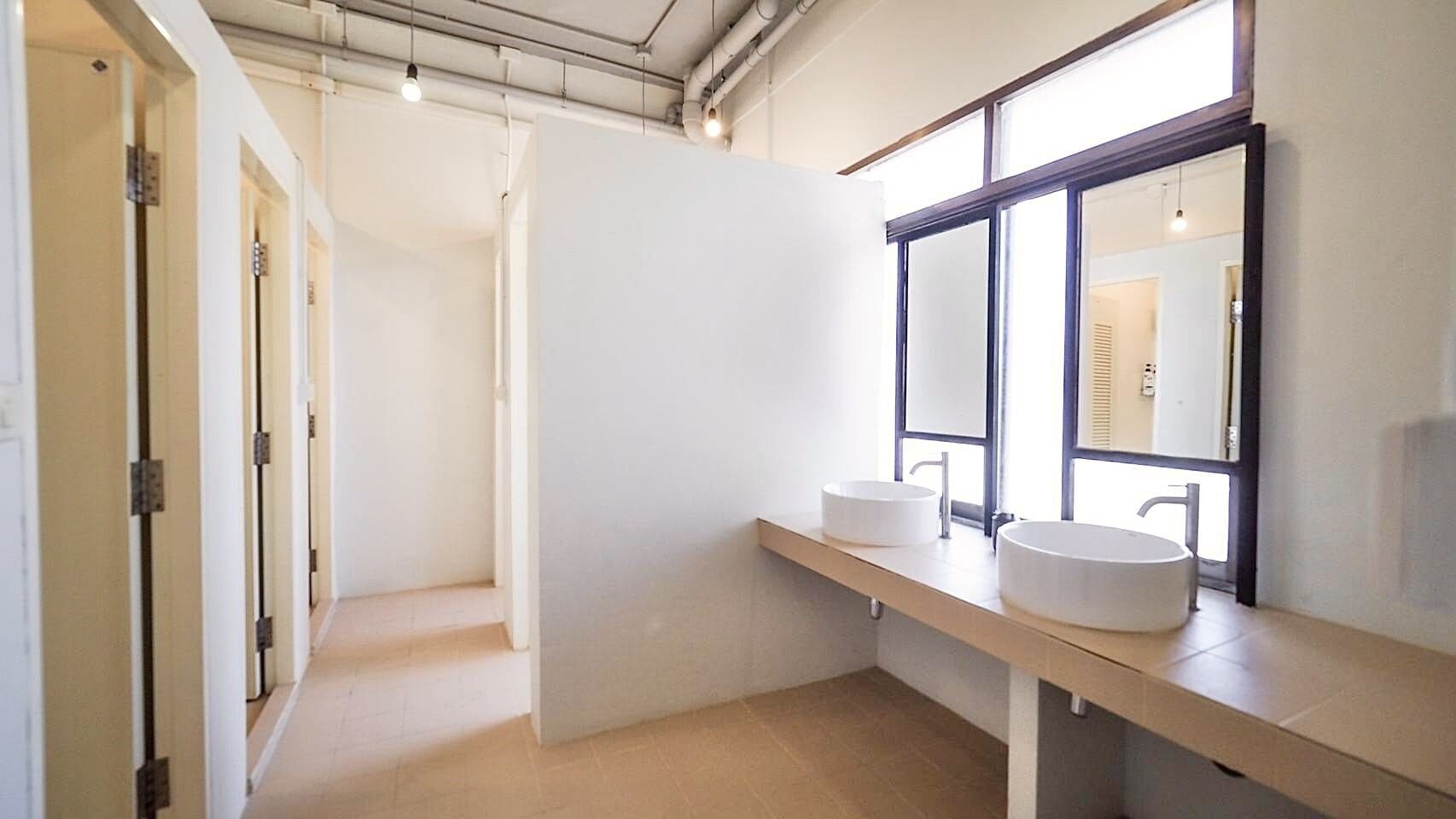 shower, bidet, soap, shampoo