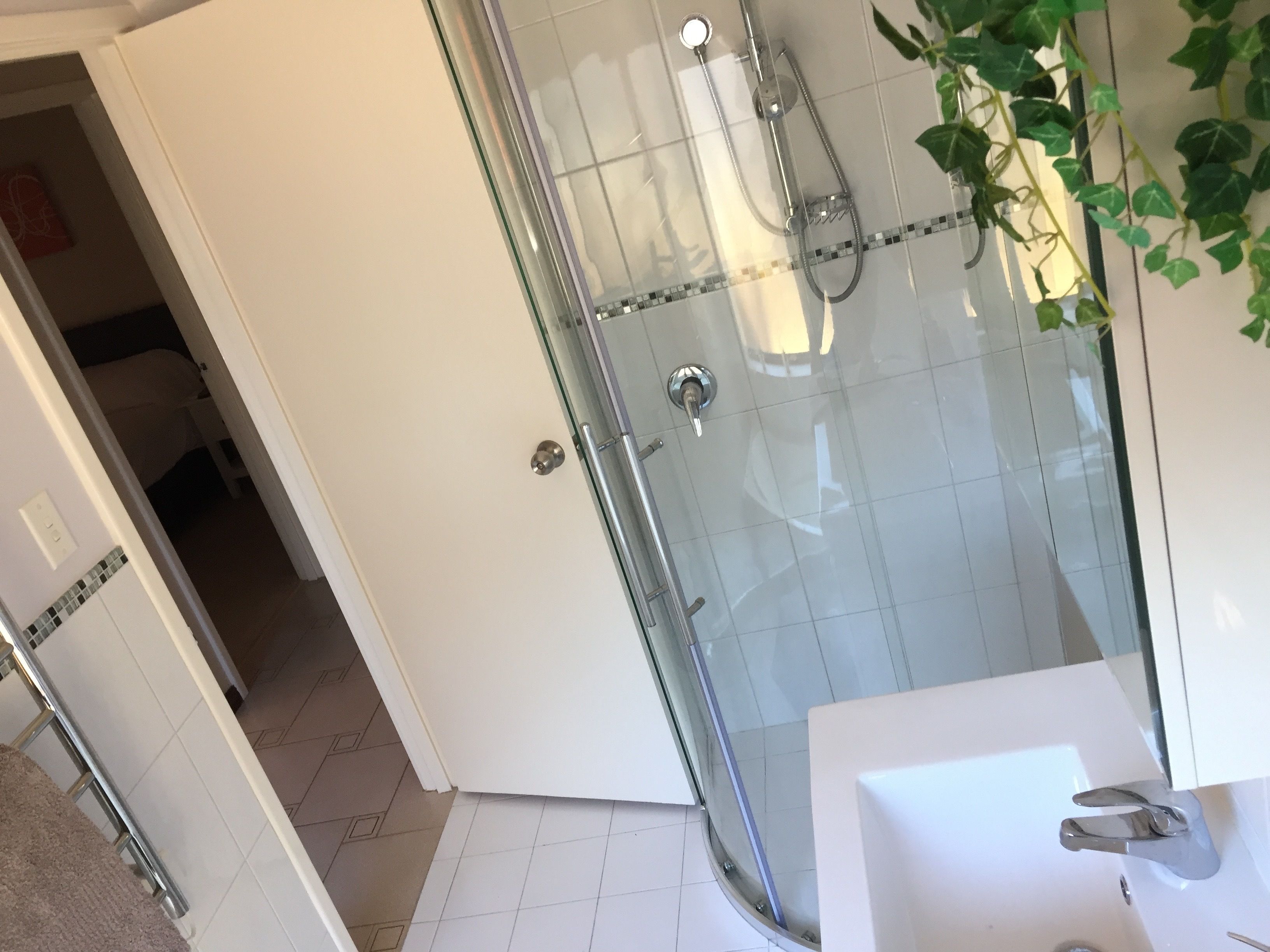 Double Room, 1 Queen Bed, Shared Bathroom | Bathroom | Separate bathtub and shower, free toiletries, hair dryer, towels