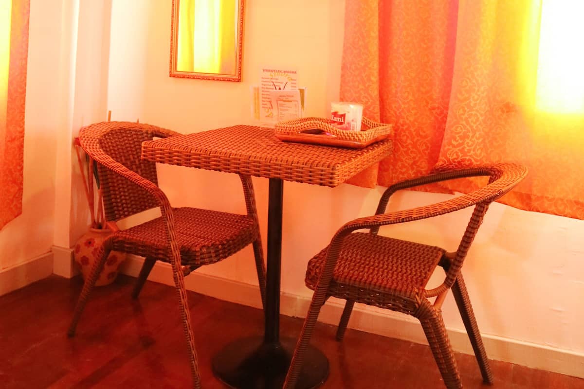 Deluxe kamer (for 2) | Dineren in de kamer