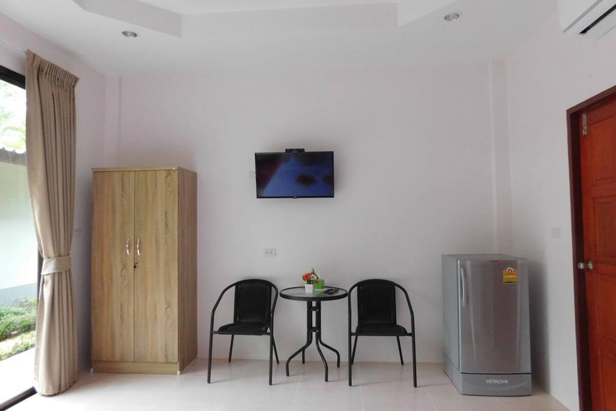 king room | room amenity