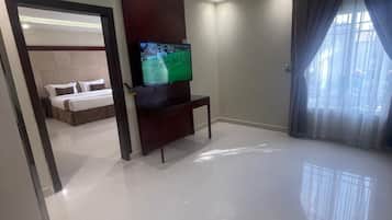 Apartment, 1 Bedroom | Soundproofing, iron/ironing board, free WiFi