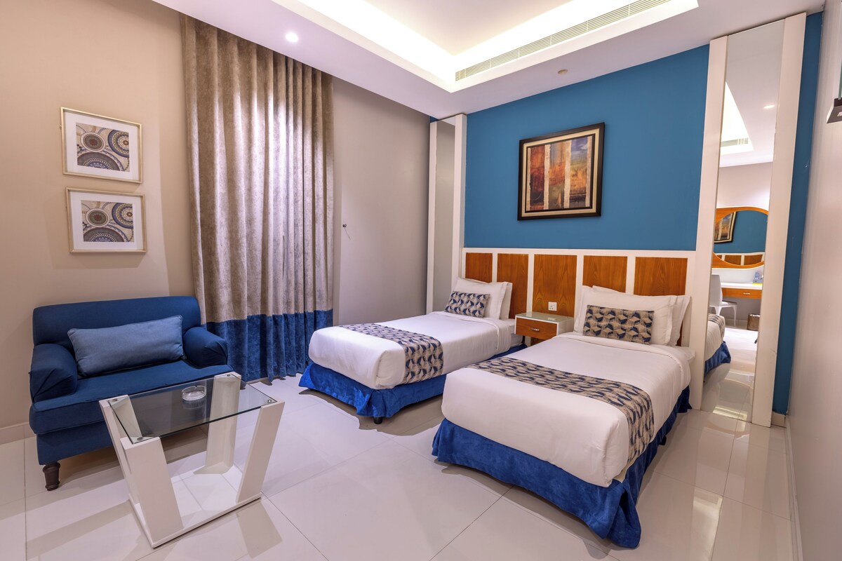 Standard Twin Room | Peti besi dalam bilik, langsir/tirai gelap terus 