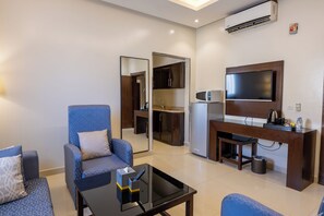 Apartment, 1 Bedroom | Living area