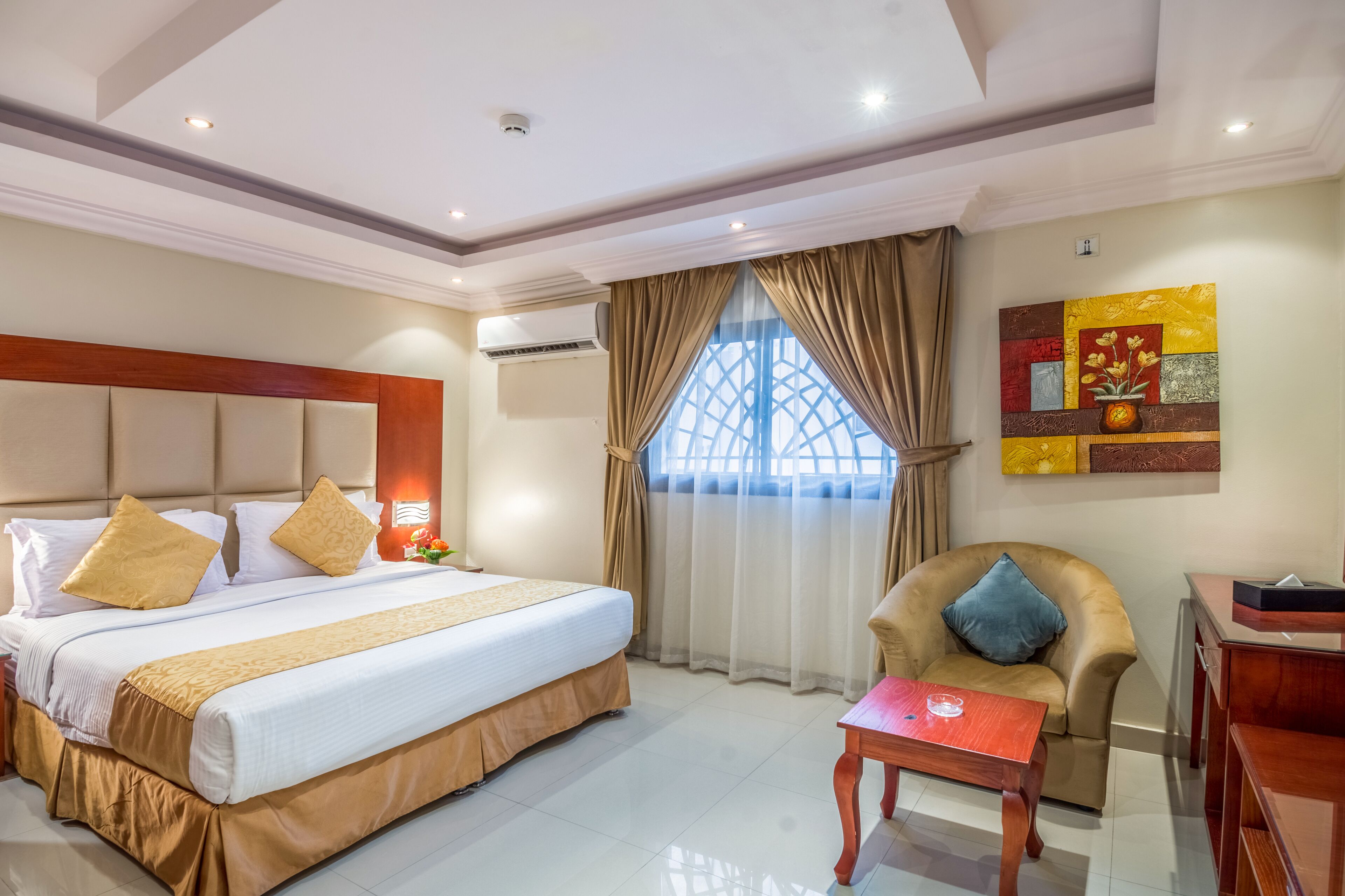 In-room safe, blackout curtains, iron/ironing board, free WiFi