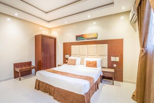 Cortinas blackout, tabla de planchar con plancha y wifi gratis 