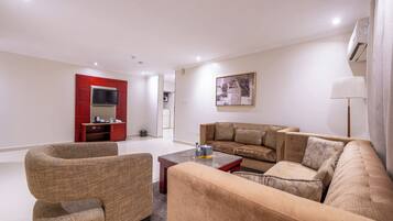 Apartment, 1 Bedroom | Living room