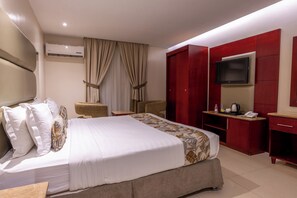 Apartment, 1 Bedroom | Blackout drapes, iron/ironing board, free WiFi