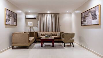 Apartment, 1 Bedroom | Blackout curtains, iron/ironing board, free WiFi