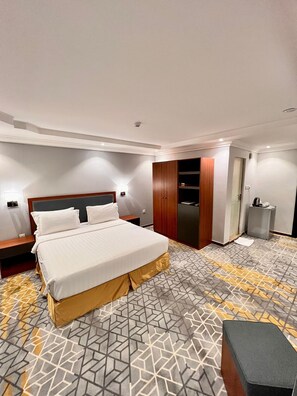 Superior-Doppelzimmer, 1 King-Bett, Kühlschrank, Stadtblick