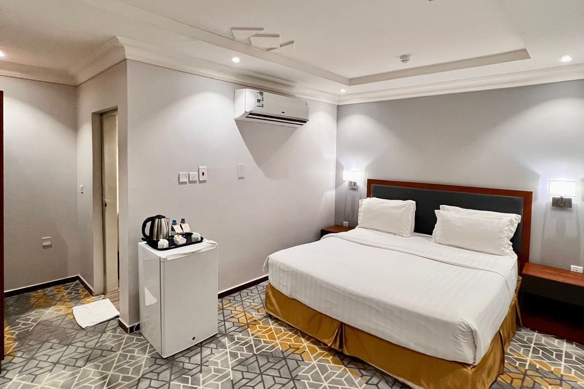 Doppia Standard, 1 letto king | 1 camera, minibar, tende oscuranti, insonorizzazione