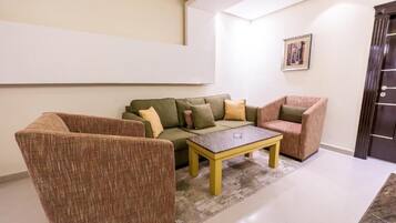 Apartment, 1 Bedroom | In-room safe, blackout curtains, iron/ironing board, free WiFi