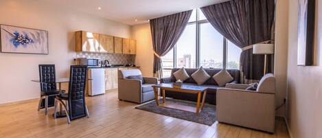 Apartment, 1 Bedroom | Blackout drapes, iron/ironing board, free WiFi