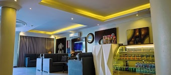 DAR NEYAARA SERVICED APARTMENTS - Economic