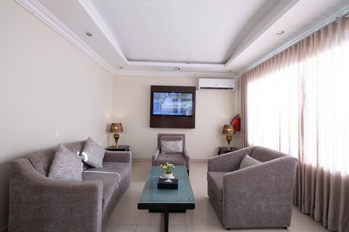 DAR NEYAARA SERVICED APARTMENTS - Economic
