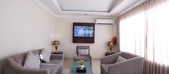 DAR NEYAARA SERVICED APARTMENTS - Economic