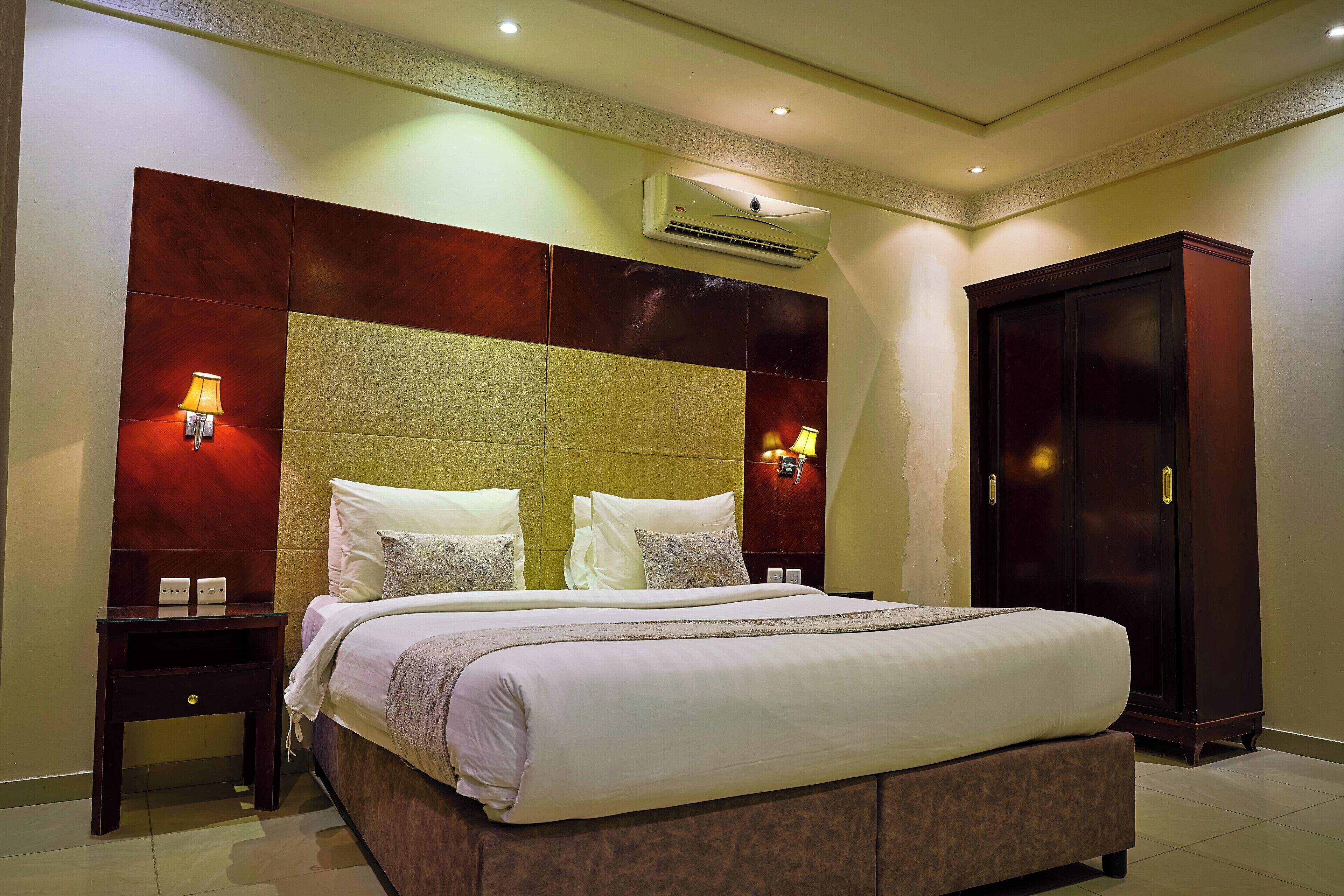 Double Room | Blackout drapes, iron/ironing board, free WiFi