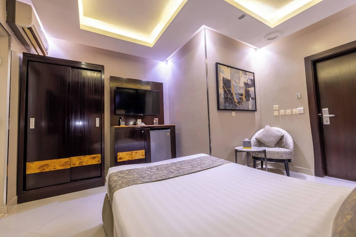 In-room safe, blackout curtains, iron/ironing board, free WiFi