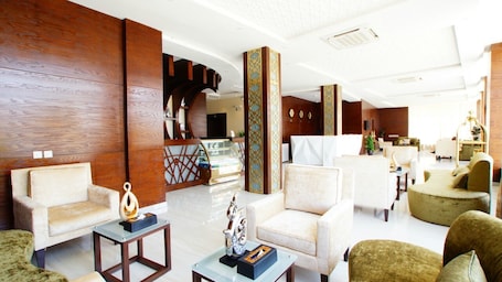 Lobby sitting area. Al Muhaidb Residence Sudair - Economic