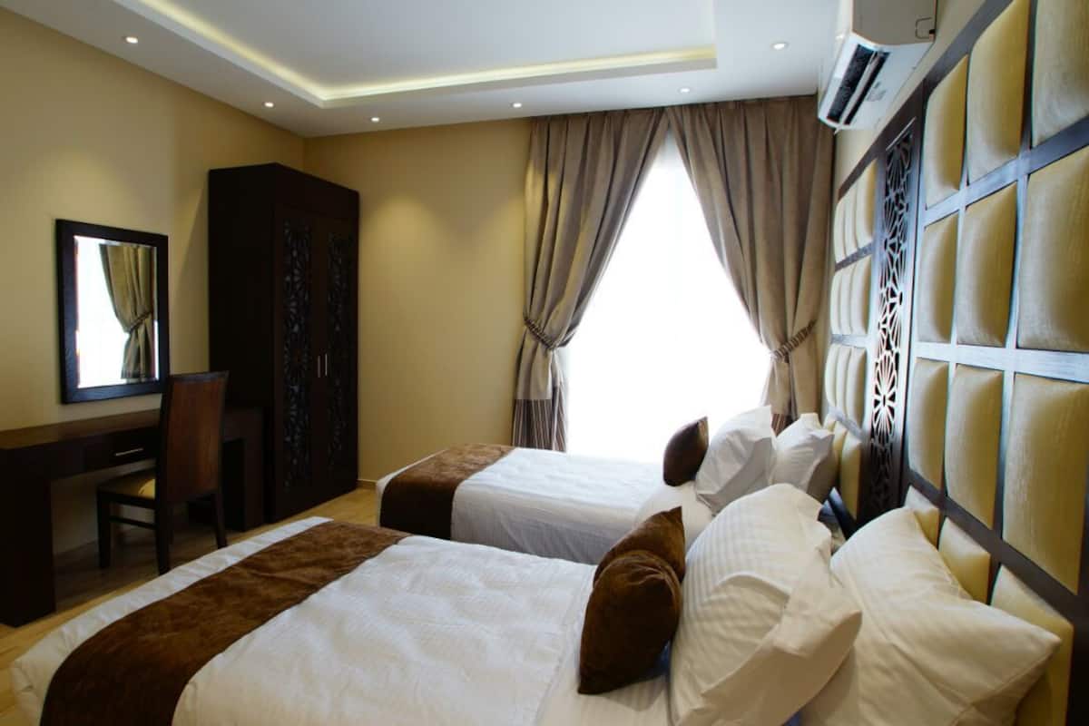 Double Room | Blackout drapes, soundproofing, iron/ironing board, free WiFi