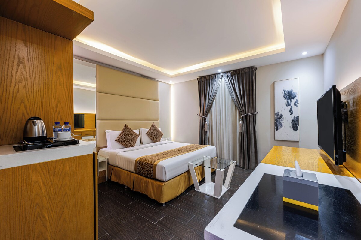 Standard Double Room, 1 King Bed | Blackout curtains, soundproofing, iron/ironing board (on request)